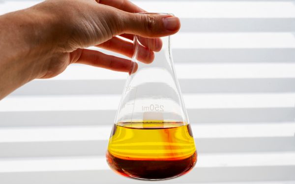 Catalizator revoluționar: metanol din CO2, producție triplată