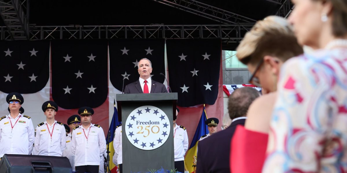 Ambasada SUA, recepție la București: bucurie și diplomatie