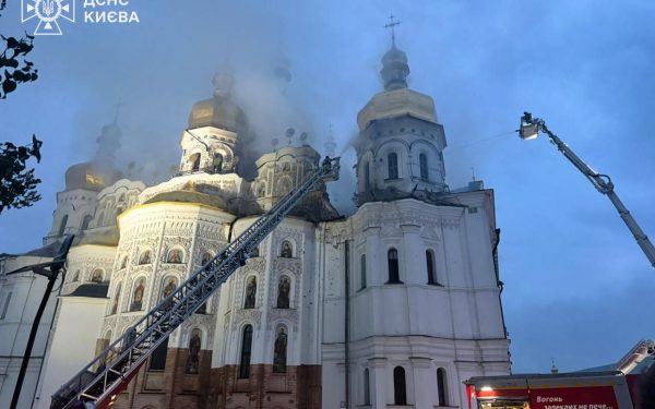 Patriarhia Română, Piatra Sfântă a Lavrei Pecerska, atacată