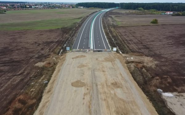 Autostrada spre București, funcțională, dar fără ieșiri