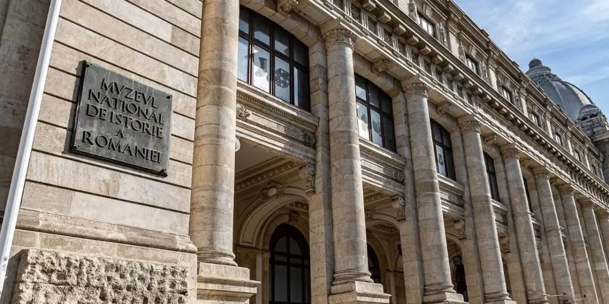 Trei brățări dacice de AUR din nou în Capitală