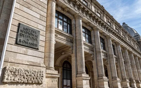 Trei brățări dacice de AUR din nou în Capitală
