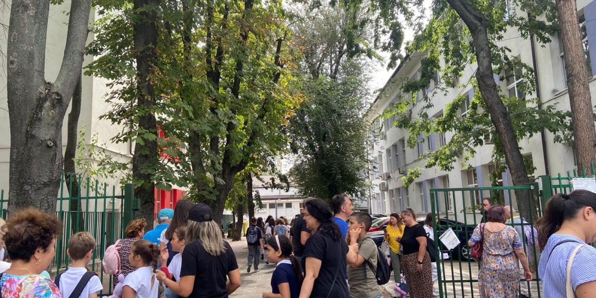 Bac 2026: Mii de elevi din București susțin mâine examenul maturității