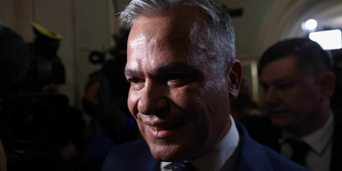 Veștea ignoră ultimatumul PNL: „Mergem înainte”, PSD așteaptă UDMR