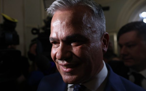 Veștea ignoră ultimatumul PNL: „Mergem înainte”, PSD așteaptă UDMR