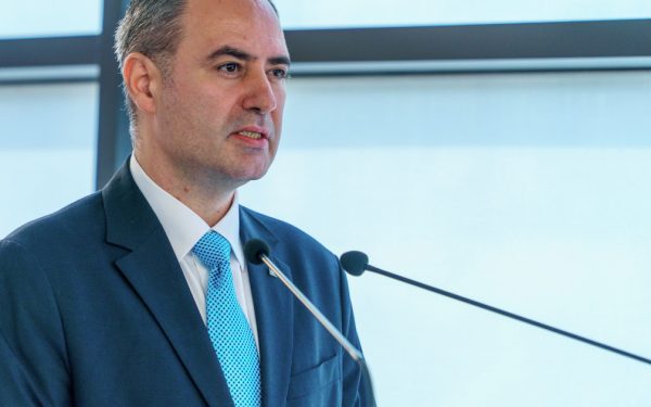 Alexandru Nazare rămâne la Finanțe și avertizează asupra riscului de retrogradare a României. „Următoarele luni sunt foarte importante”