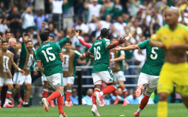 Mexic 2-0 Africa de Sud: Aztecii dublează avantajul la Mondial