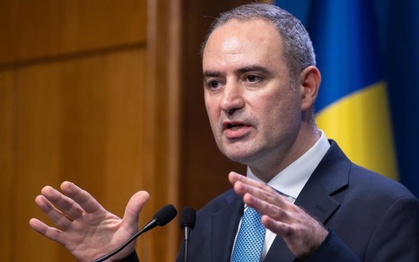 Pfizer: Nazare, pagubă uriașă la buget. România, la răscruce