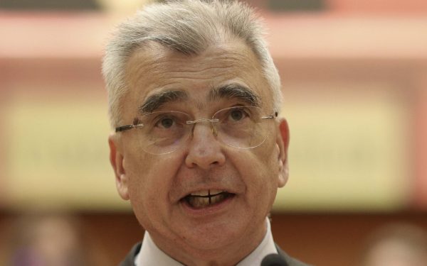 Peiu: Grindeanu premier cu nervii la pământ ai clasei politice