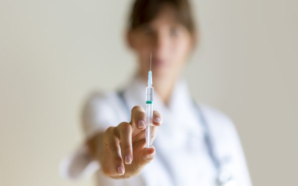 Vaccin AI: Primul test pe oameni, un succes promis