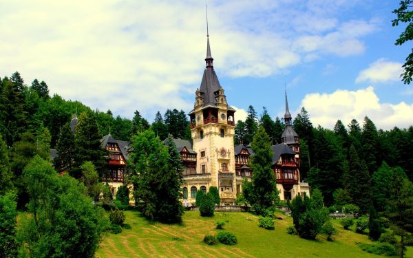 Evadare la Sinaia: Prețuri, traseu și răcoare de 18 grade din București