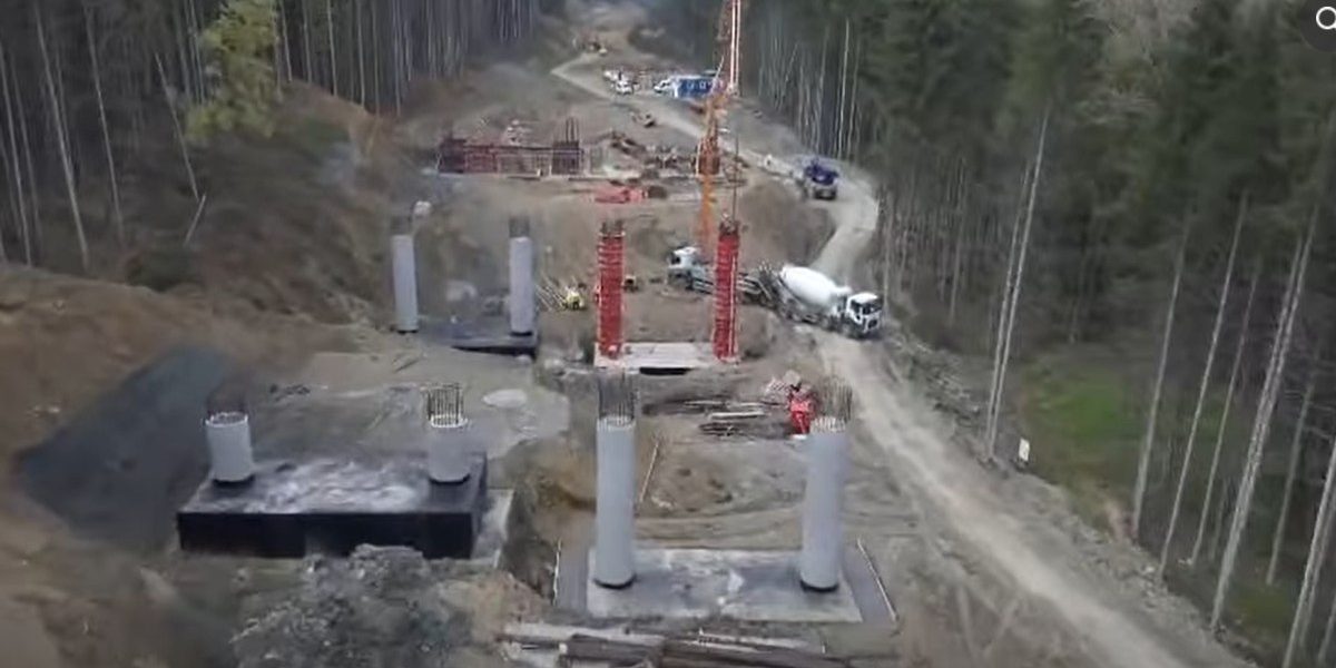 Carpații în fața „cârtiței” gigant: cel mai mare utilaj forajează autostrada A1