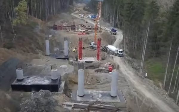 Carpații în fața „cârtiței” gigant: cel mai mare utilaj forajează autostrada A1