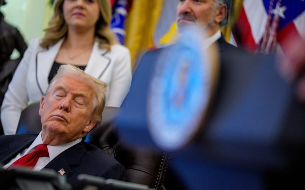 Trump, profit uriaș din crypto; investitorii, pe minus sever