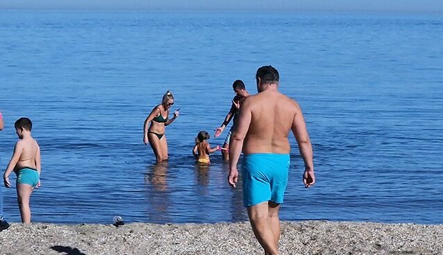 Valuri reci pe Litoral: Apa Mării Negre, 15 grade!