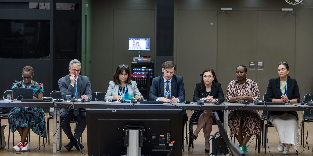 Guvernanța AI, dezbătută azi la Summitul Global