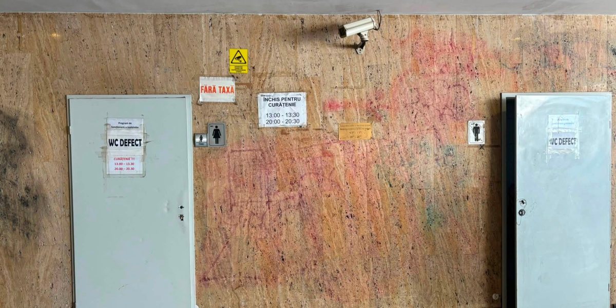 Prefectul cere redeschiderea toaletelor din Pasajul Universității luna următoare