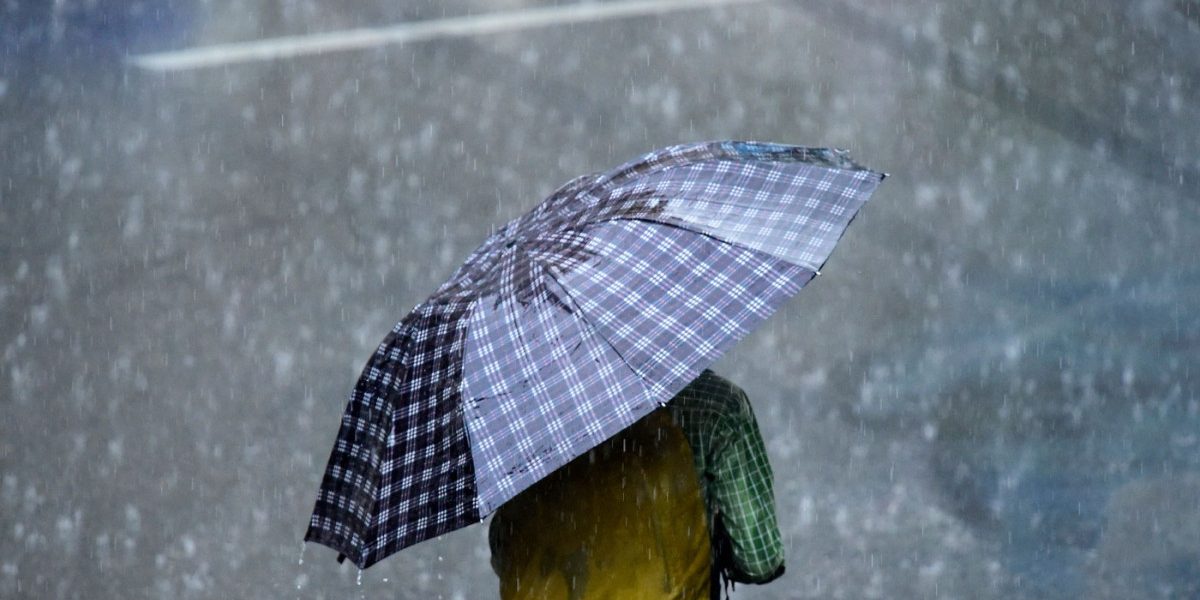 Cod galben: Vijelii, grindină și ploi în jumătate de țară. Prognoza pentru București