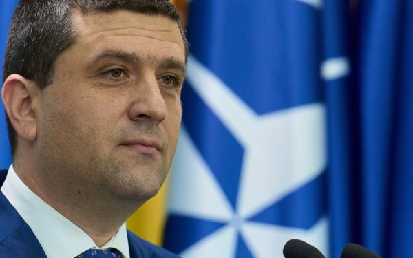 Miruță acuză „suveraniști” deranjați de datoria Armatei Române
