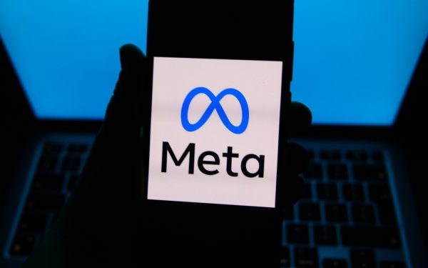 Meta, acuzată că a folosit AI pentru a-i selecta pentru concediere pe angajații aflați în concediu de maternitate sau medical