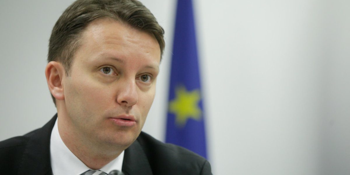 Mureşan despre Manole: Elev corigent, speră să rezolve în ultima clipă