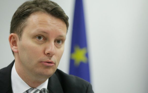 Mureşan despre Manole: Elev corigent, speră să rezolve în ultima clipă