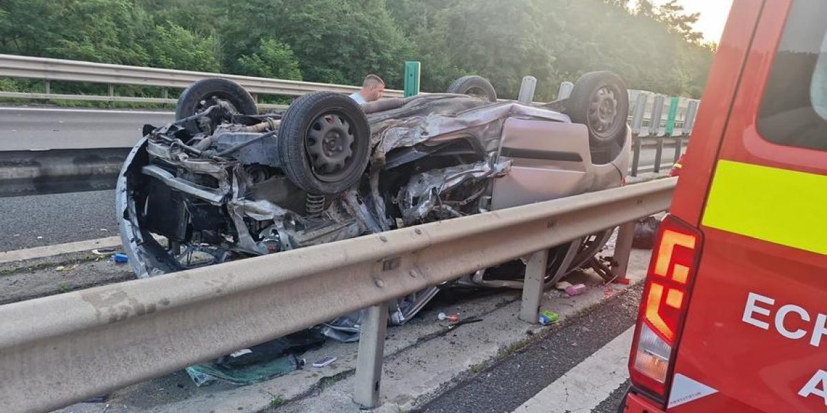 ACCIDENT CUMPLIT pe A1: O fetiță de 5 ani moartă, spitalizați mamă și copil