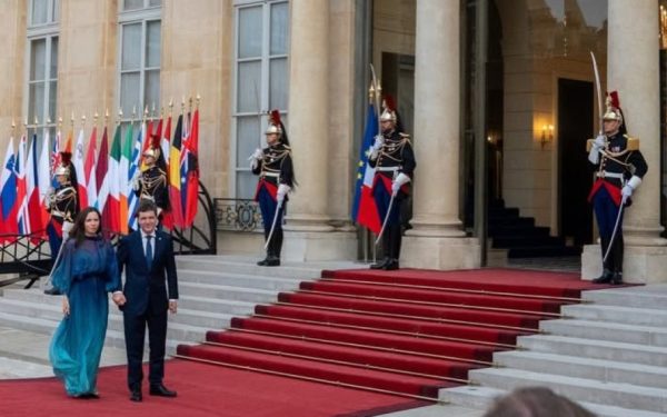 Nicușor Dan și Mirabela Grădinaru, la Elysee de Ziua Franței