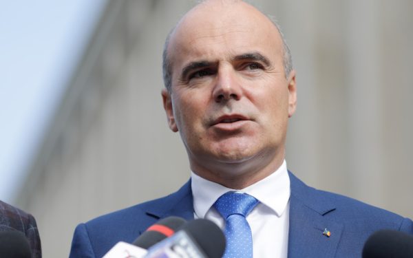Rareș Bogdan îl sfătuiește pe Bolojan pe Facebook despre UE