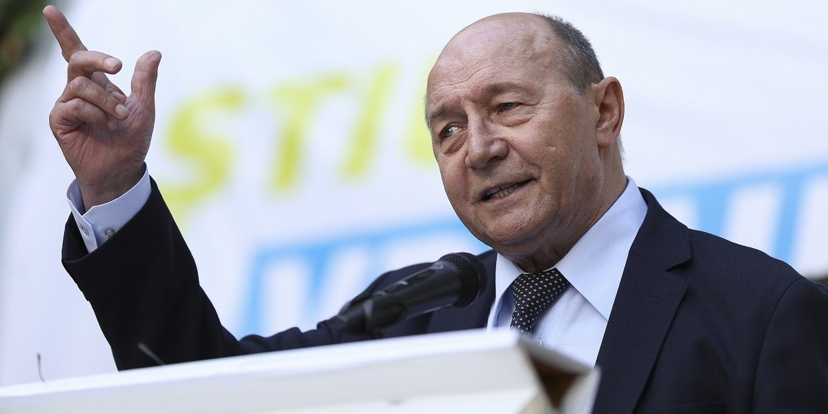 Băsescu: NICUŞOR DAN EXTREMIST CONSTITUȚIONALIST RIDICOL
