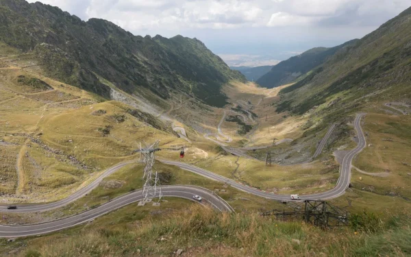 Transfăgărășanul închis miercuri pentru un film. Trafic deviat
