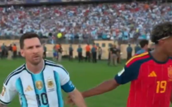 Yamal l-a căutat pe Messi la finalul meciului Spania-Argentina. Ce s-a întâmplat