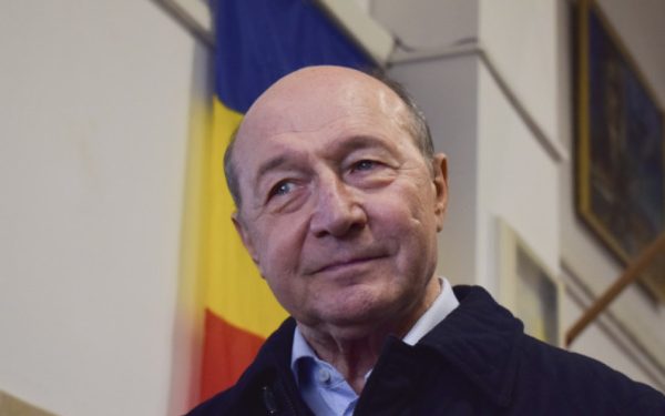 Băsescu: PSD-PNL otrăvesc România de 20 de ani