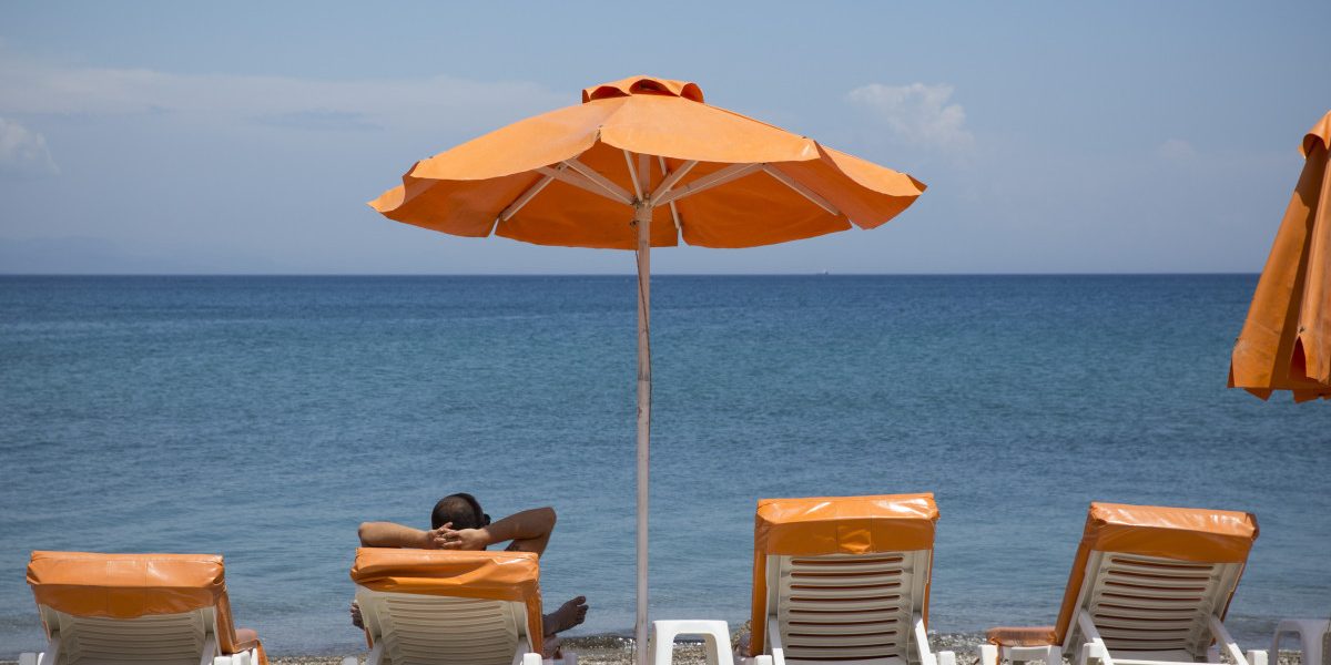 Vacanța la mare, coșmar scump. Soluții de economisit
