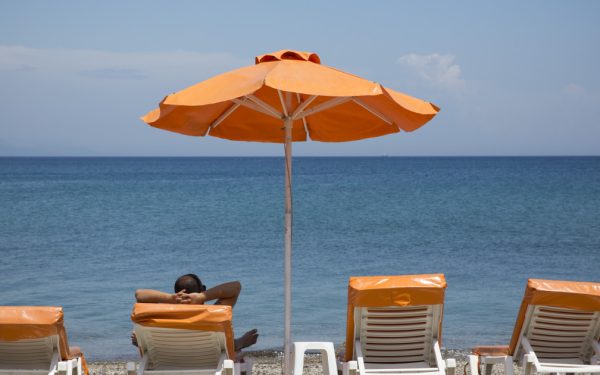Vacanța la mare, coșmar scump. Soluții de economisit