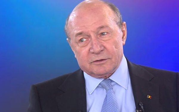 Băsescu: Jucăm la ruleta deciziilor, riscăm prăbușirea statului