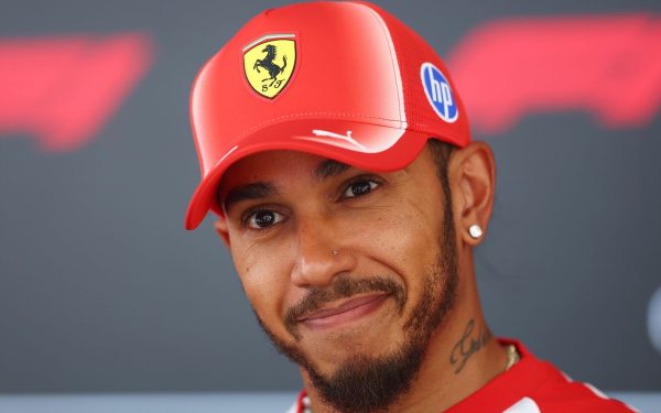 Hamilton, mândru de revenirea în F1, glumește despre documentar