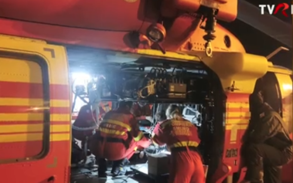 Urgent: Tânăra de 18 ani salvată cu elicopterul, transport medical unic