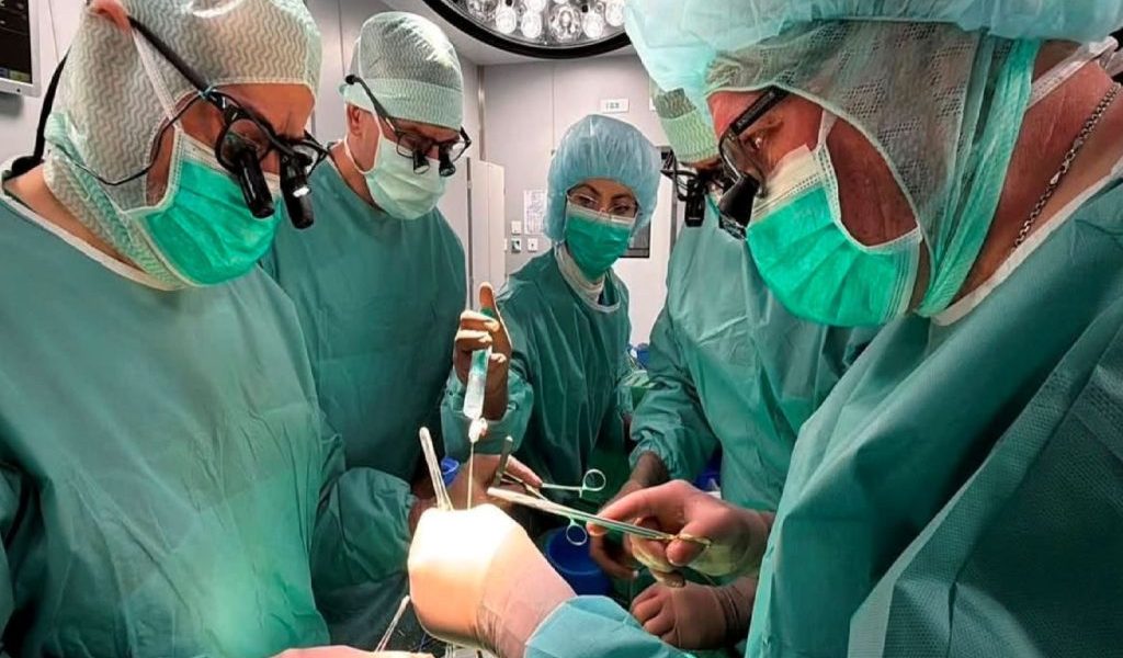Premiere Iași: Transplant de inimă salvează bolnav, premieră medicală