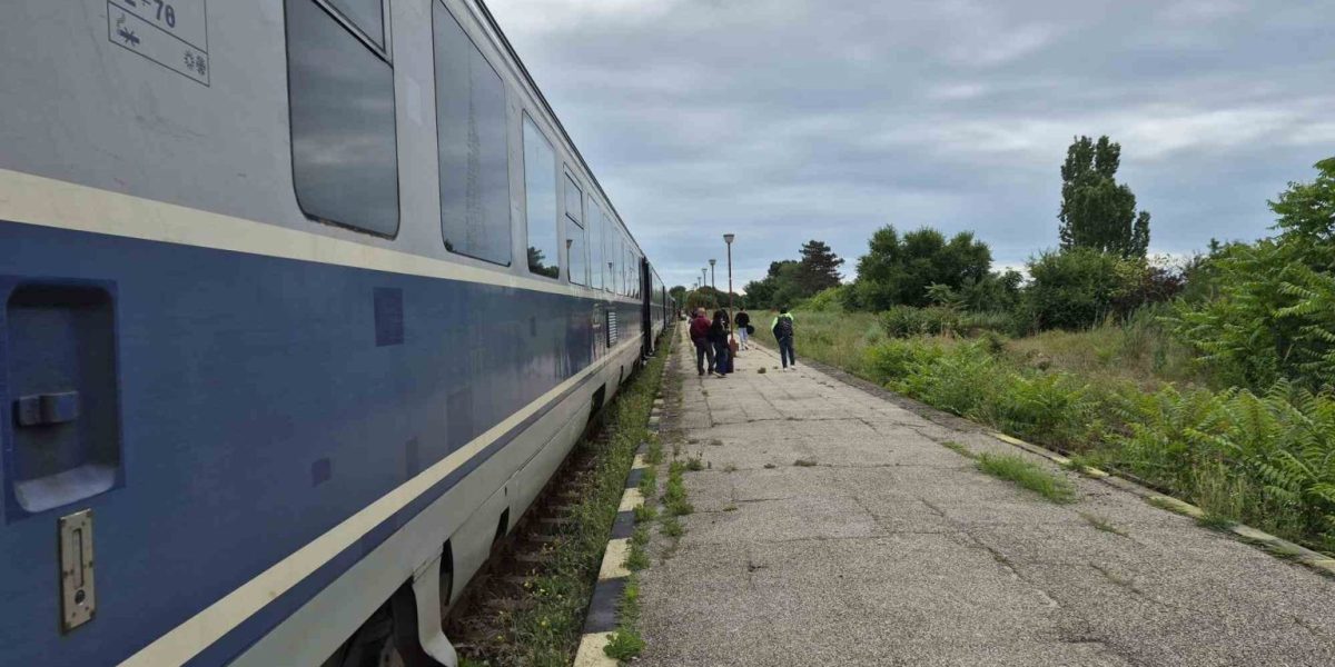 Sină ruptă pe Calea Ferată: Circulație Blocată la Eforie