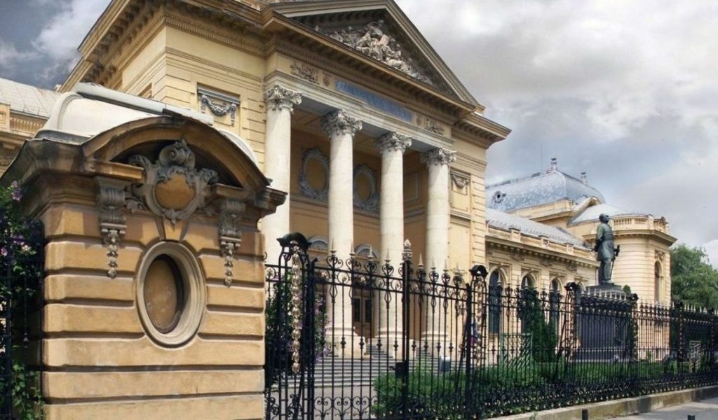 UMF Carol Davila deschide poarta: 2.006 locuri la Medicină