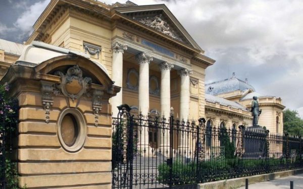 UMF Carol Davila deschide poarta: 2.006 locuri la Medicină