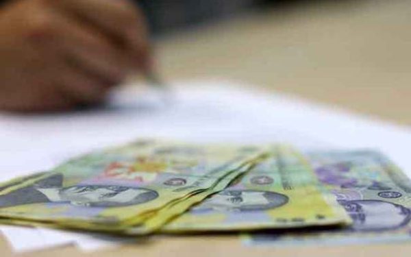 Românii iau credite prudent în S1/2026, dobânzi mari