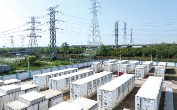 Dunărea scumpă, ieftină electricitate bulgărească: exporturi record