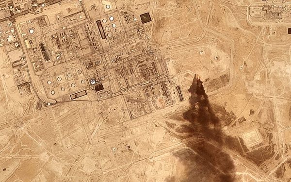 Houthis revendică atac la rafinăria Saudiți din Arabia Saudită