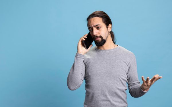 Alertă fraudă telefonică: Poliția dezvăluie metoda „Vishing”