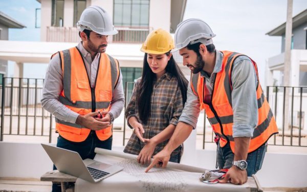 Țară europeană, salarii de 7.000 euro: Caută 150.000 muncitori construcții