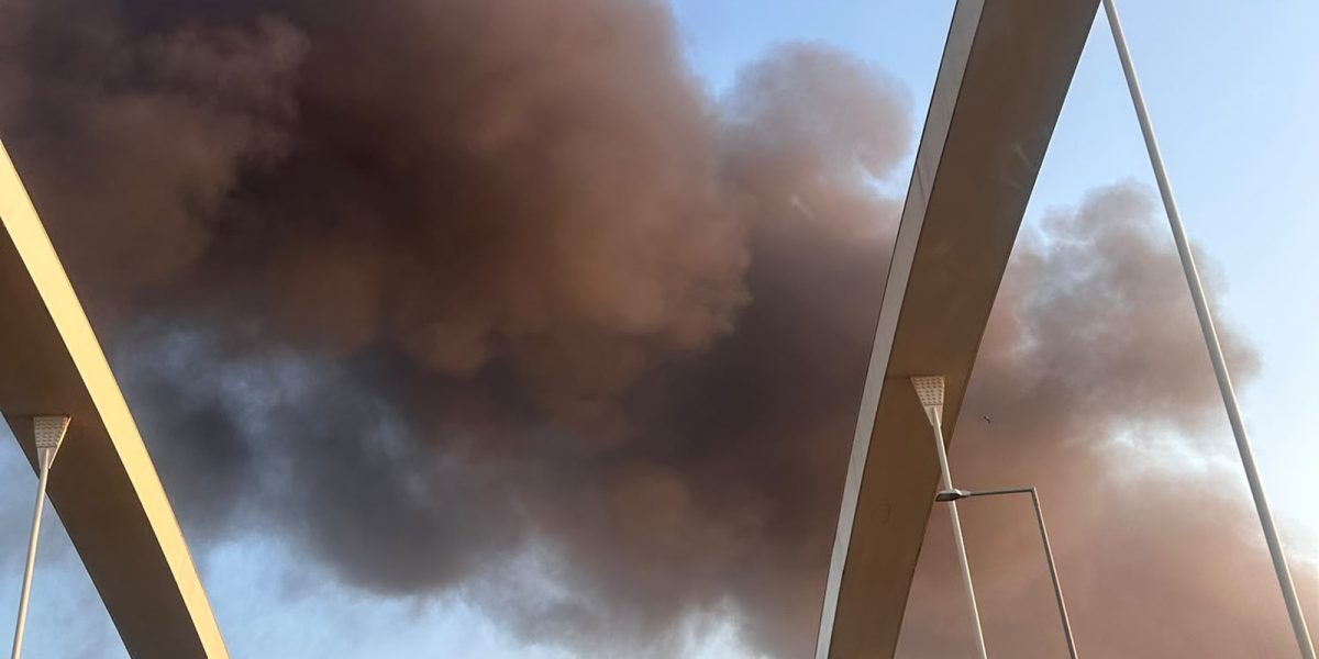 Lumina, în flăcări: Incendiu violent, fum toxic, evacuări