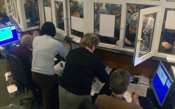 Administrație, tunsoare: funcții dispar, apar șefi noi
