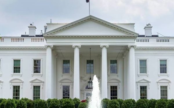 Trump numește un nou avocat pentru Casa Albă
